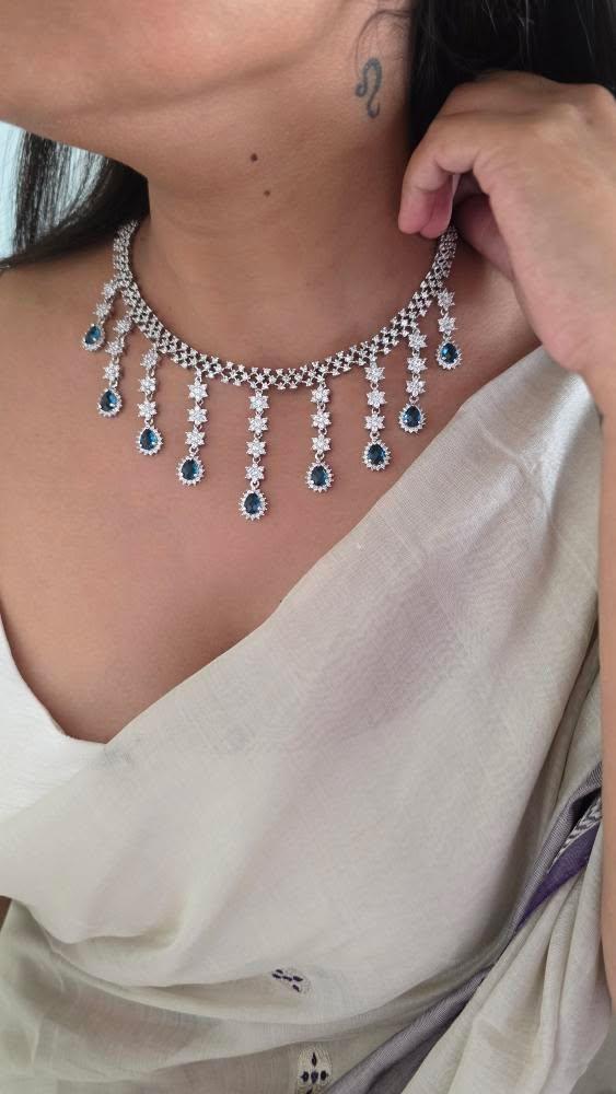 Laara necklace Thumbnail