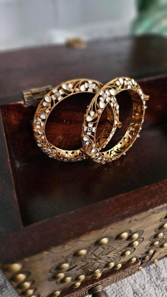 Mir handcrafted bangle Thumbnail