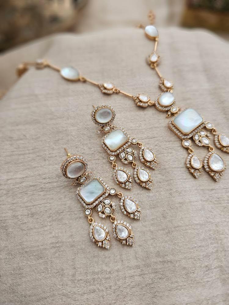 Kashvi polki delicate necklace Thumbnail