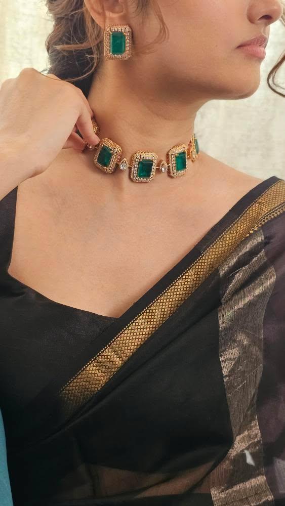 Abidah quartz choker Thumbnail