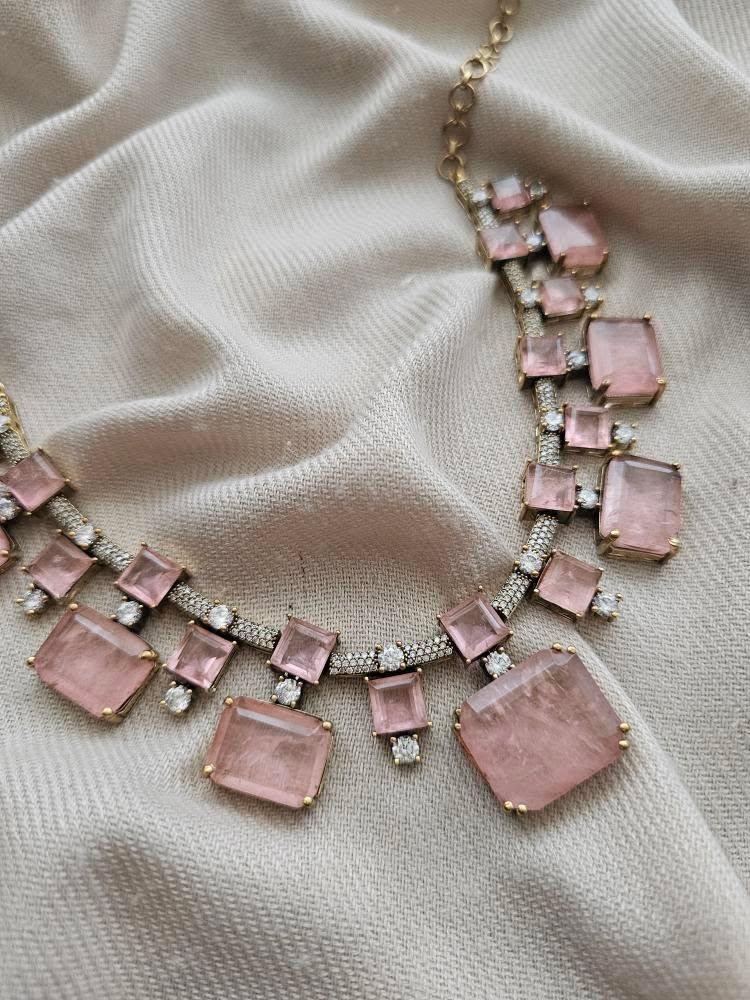 Eshvik quartz necklace Thumbnail
