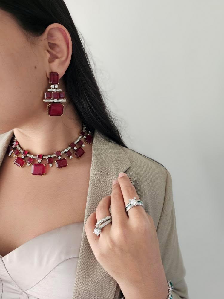 Eshvik quartz necklace Thumbnail