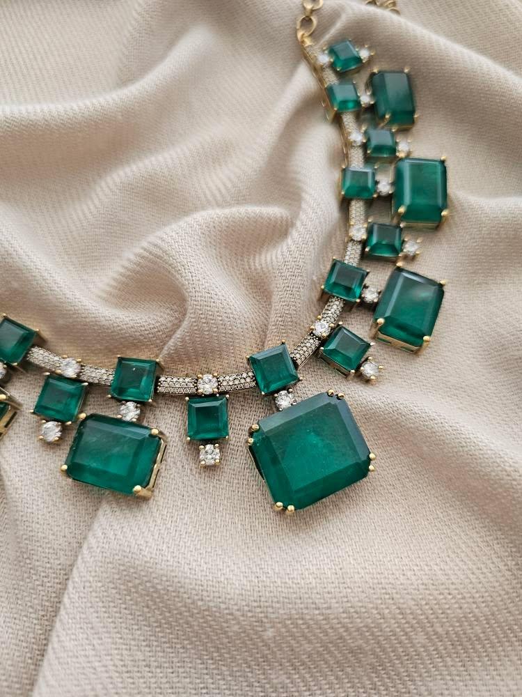 Eshvik quartz necklace Thumbnail
