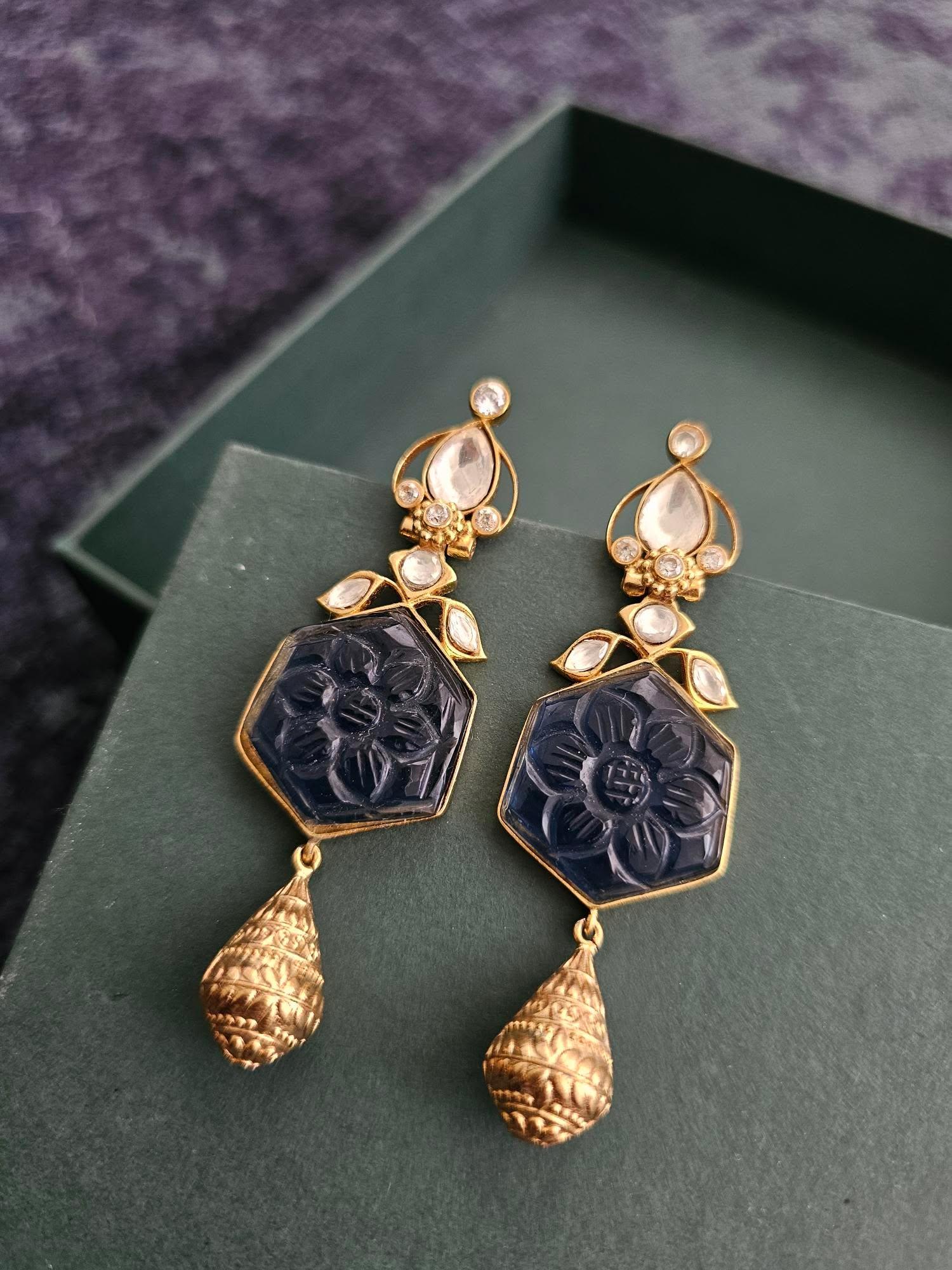 Vrushika quartz earrings Thumbnail