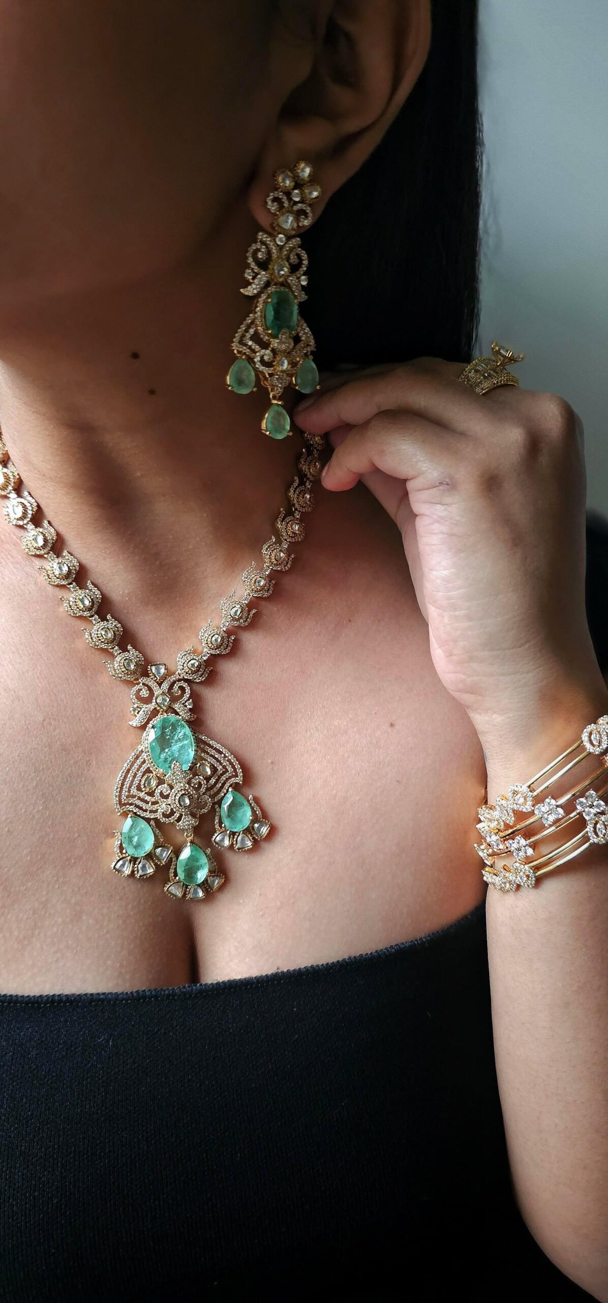 Irisha quartz and polki necklace Thumbnail