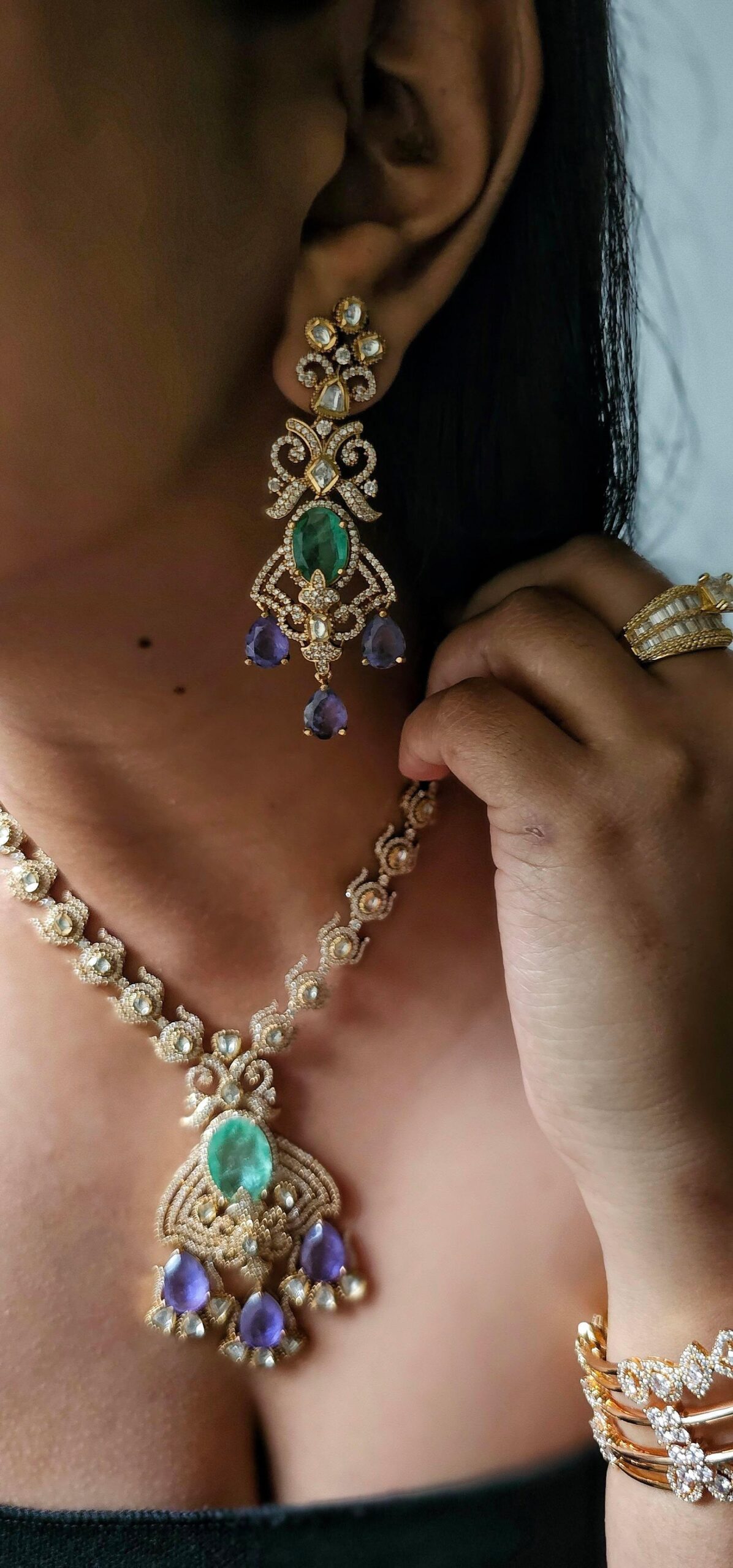 Irisha quartz and polki necklace Thumbnail