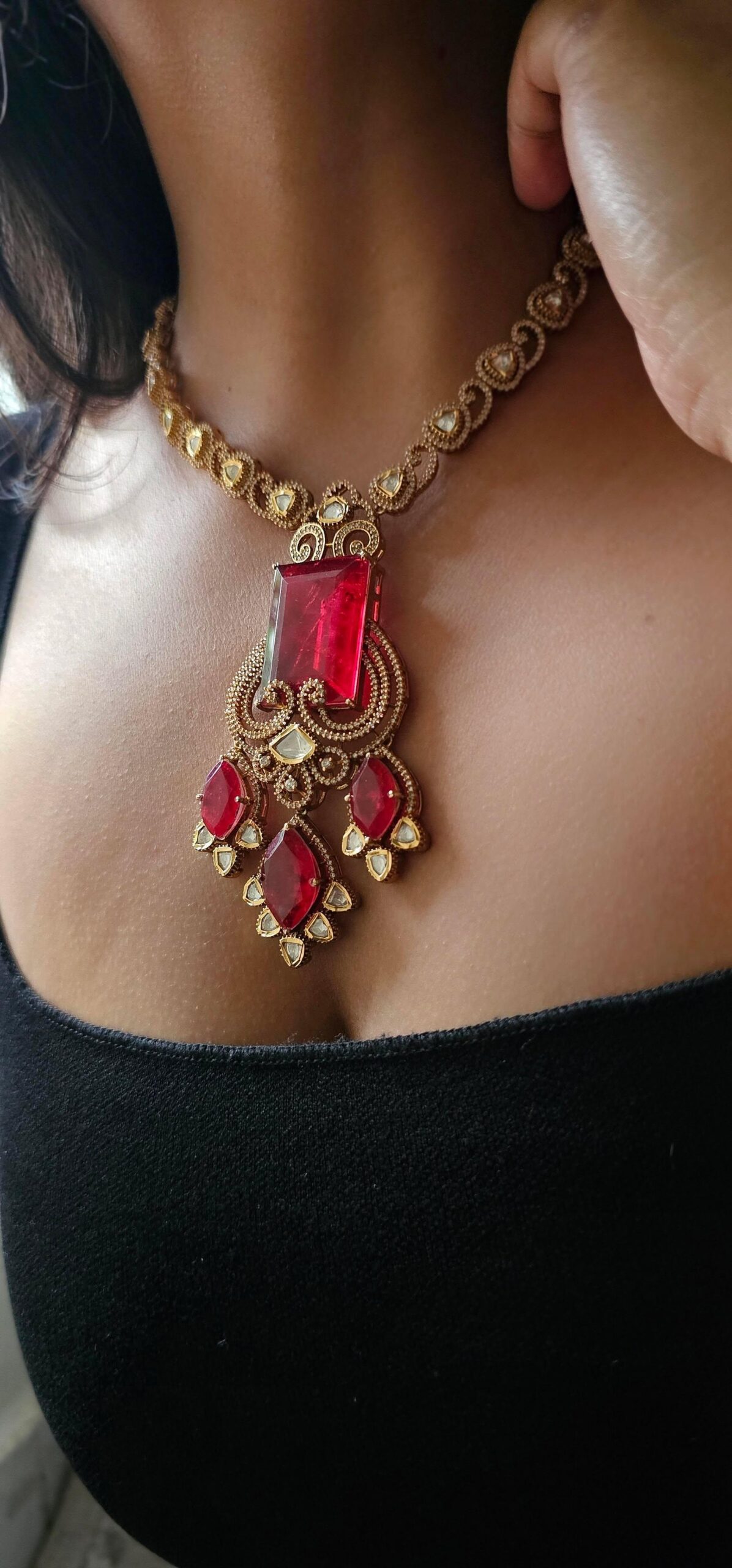 Amara quartz and polki necklace Thumbnail