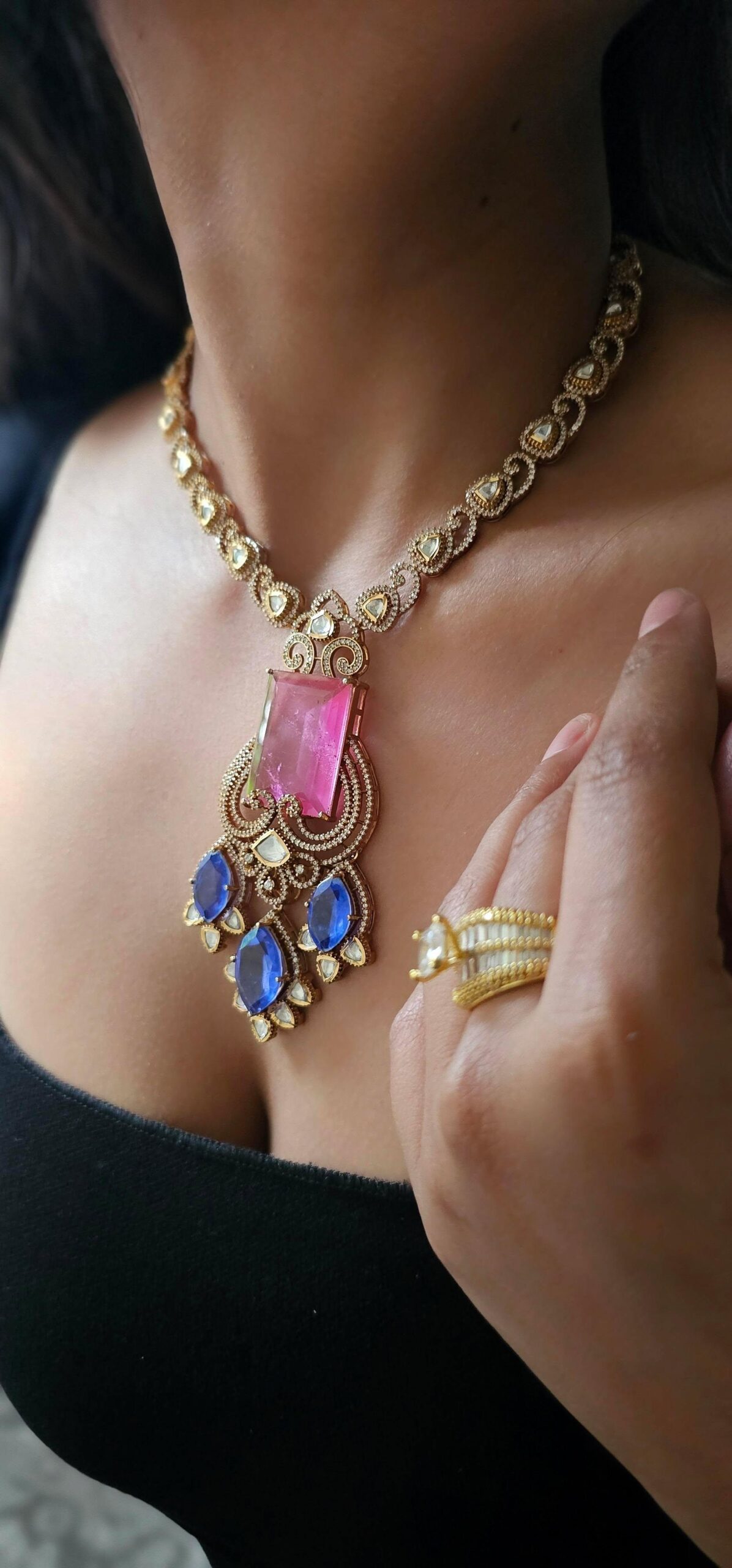 Amara quartz and polki necklace Thumbnail