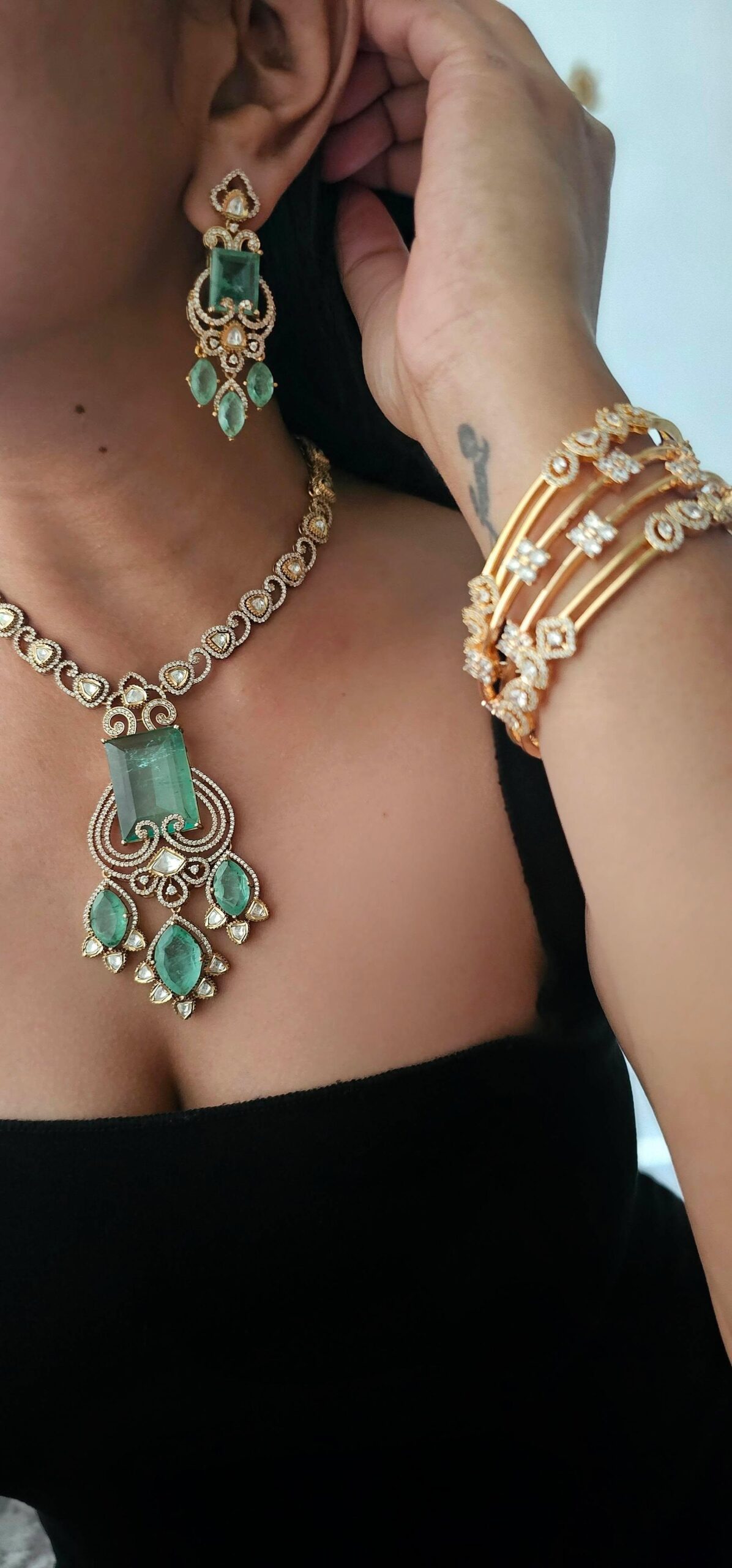 Amara quartz and polki necklace Thumbnail