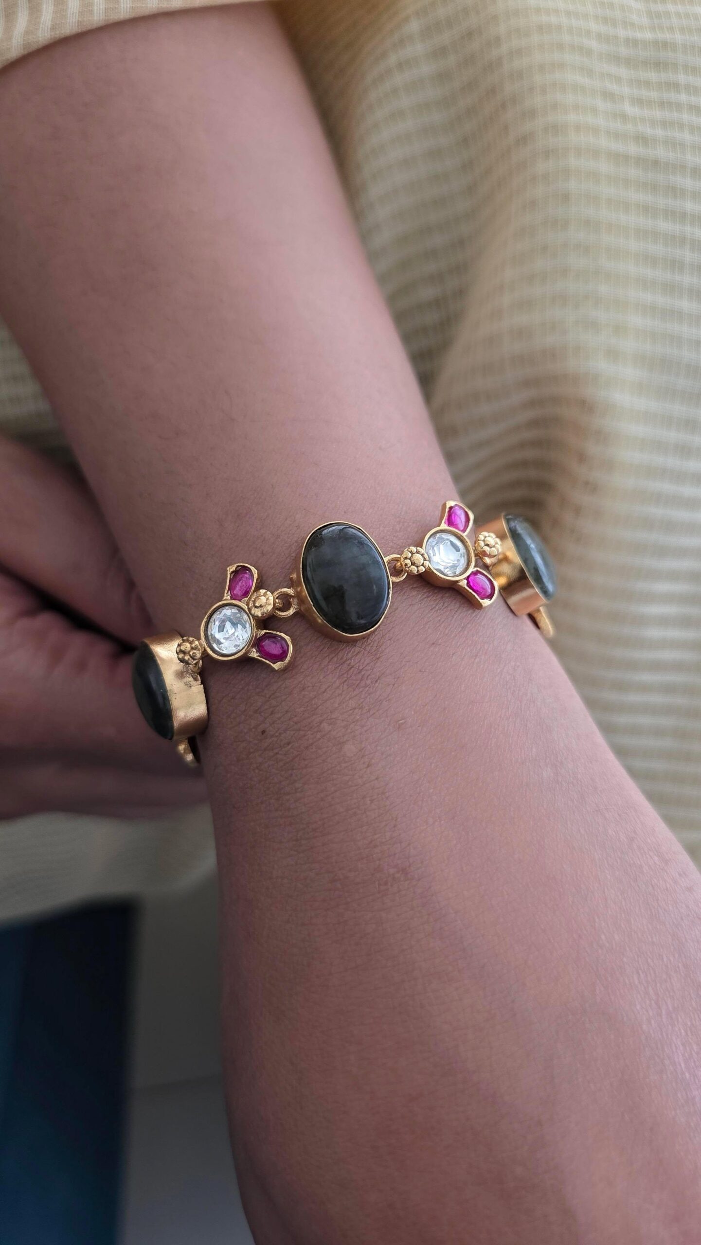 Saanvi quartz bracelet Thumbnail