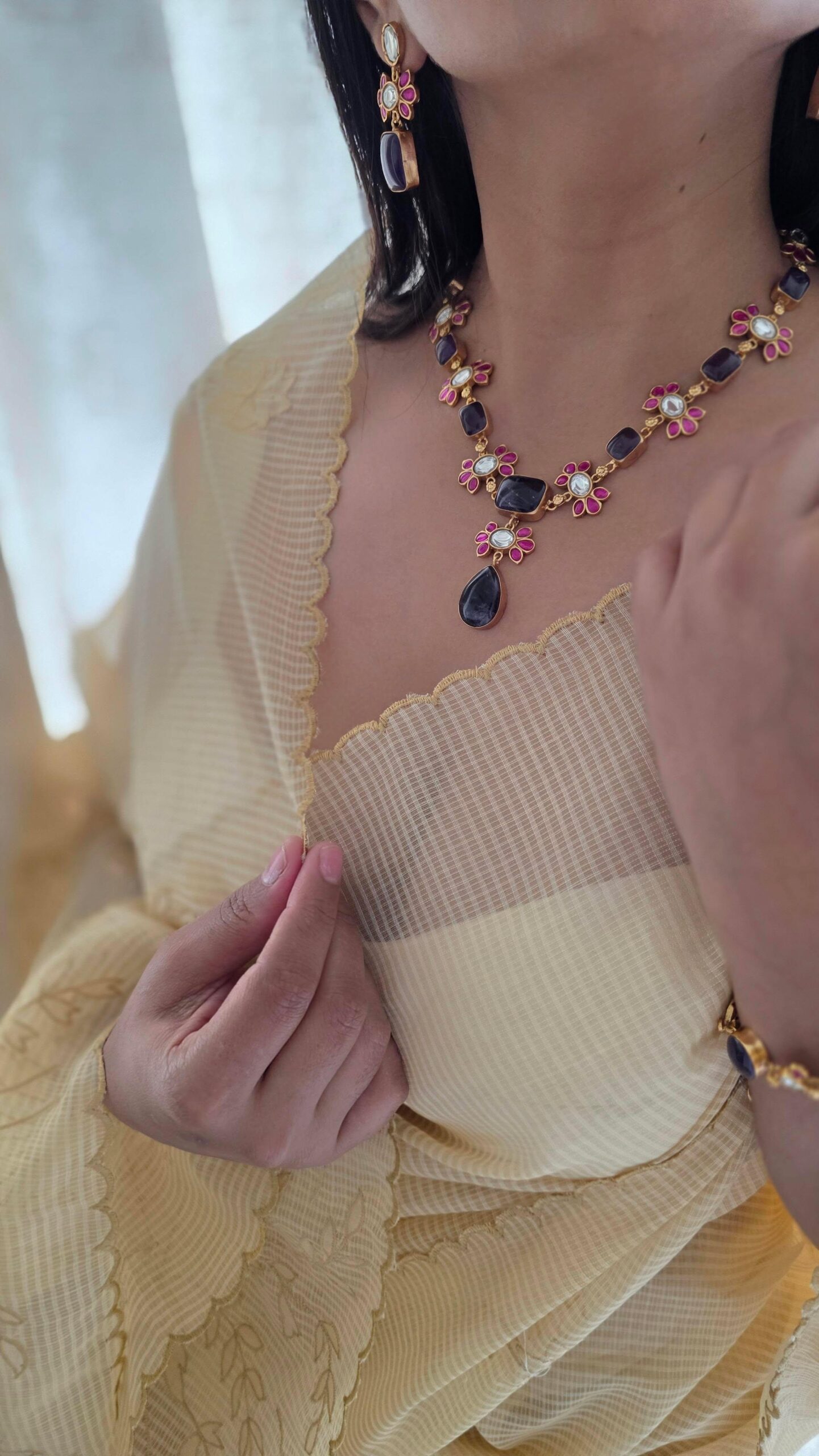 Saanvi quartz necklace Thumbnail