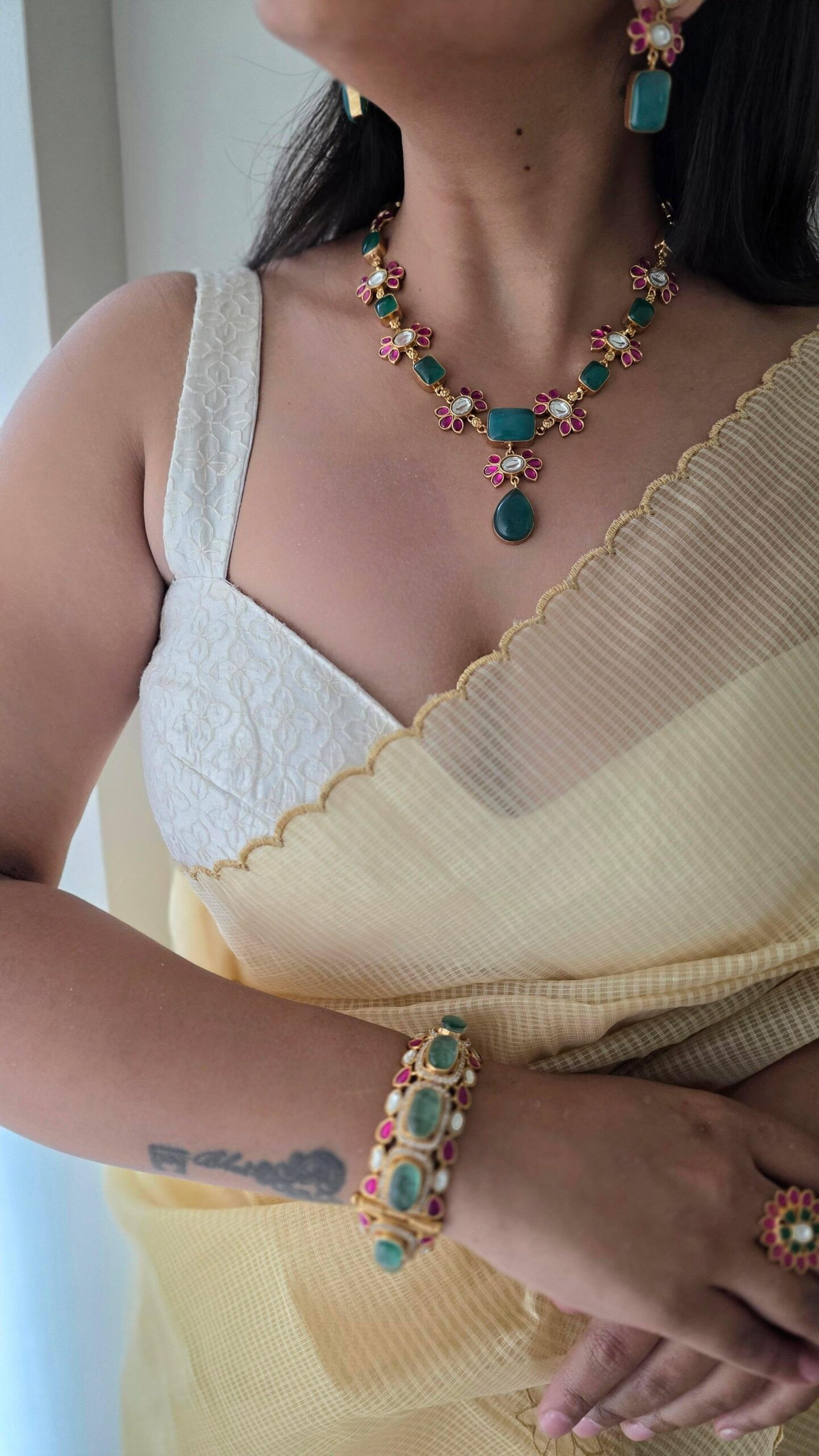 Saanvi quartz necklace Thumbnail