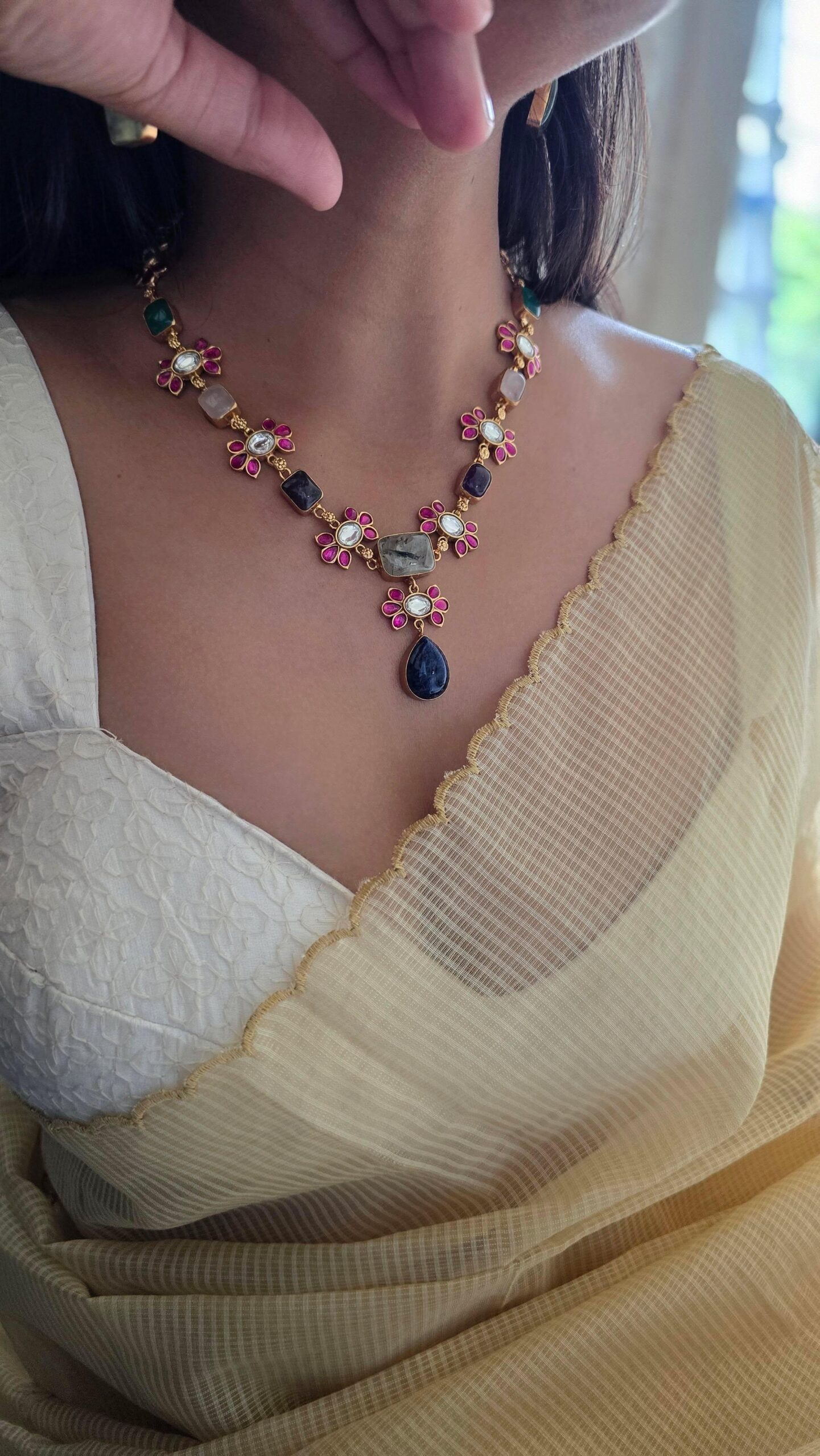 Saanvi quartz necklace Thumbnail