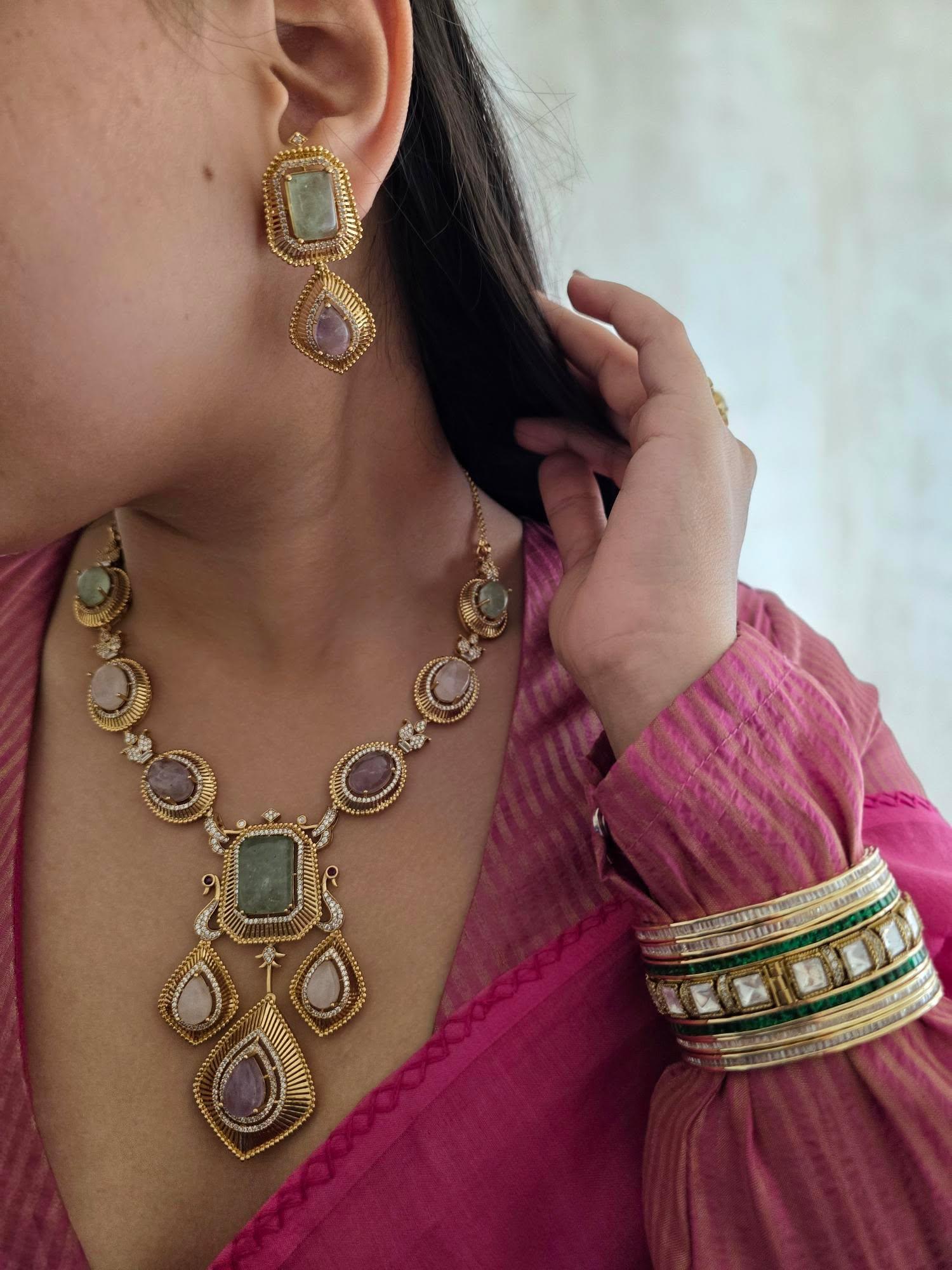 Saija quartz and polki necklace Thumbnail