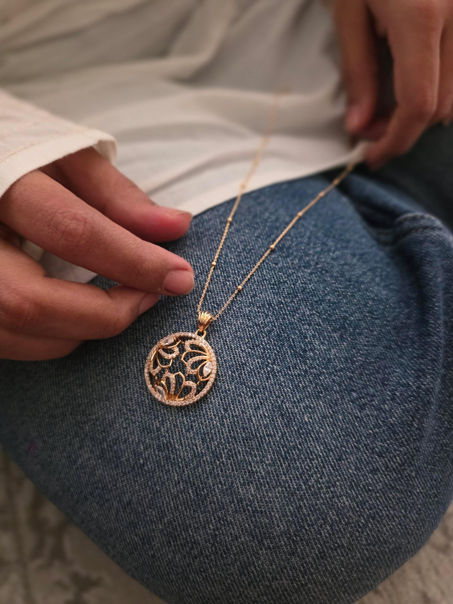 Purna delicate necklace Thumbnail