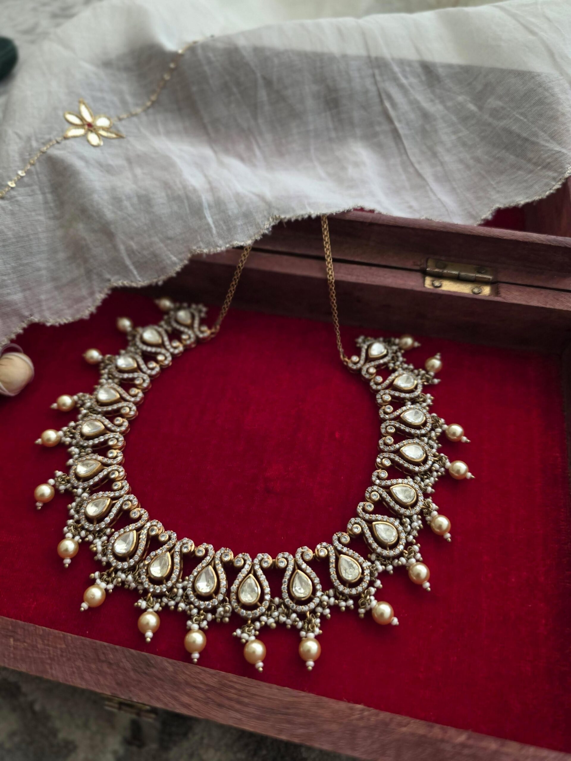 Malikah polki and pearl Necklace Thumbnail