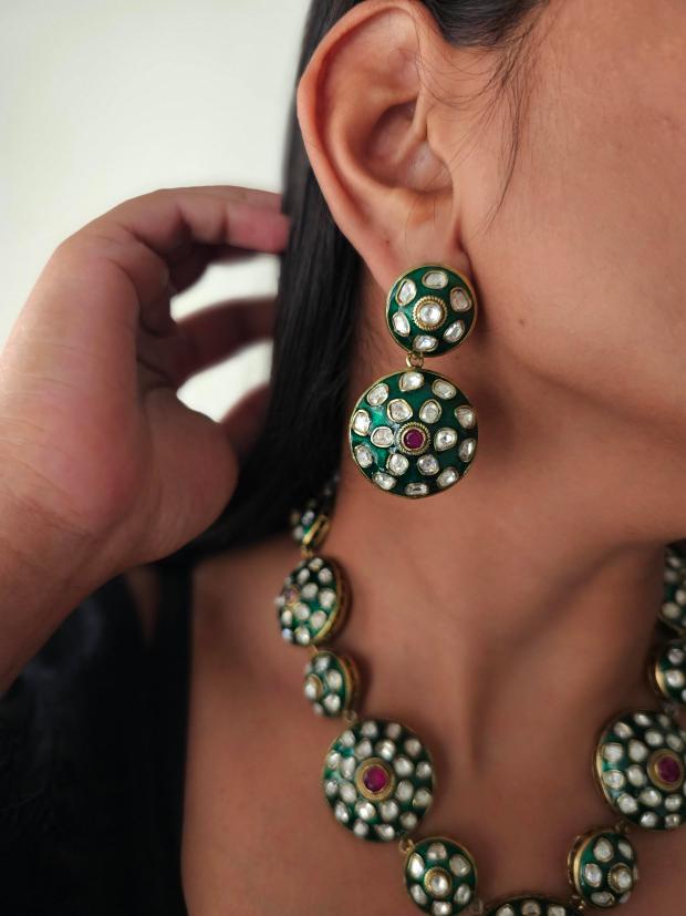 Muktika handcrafted necklace with earrings Thumbnail