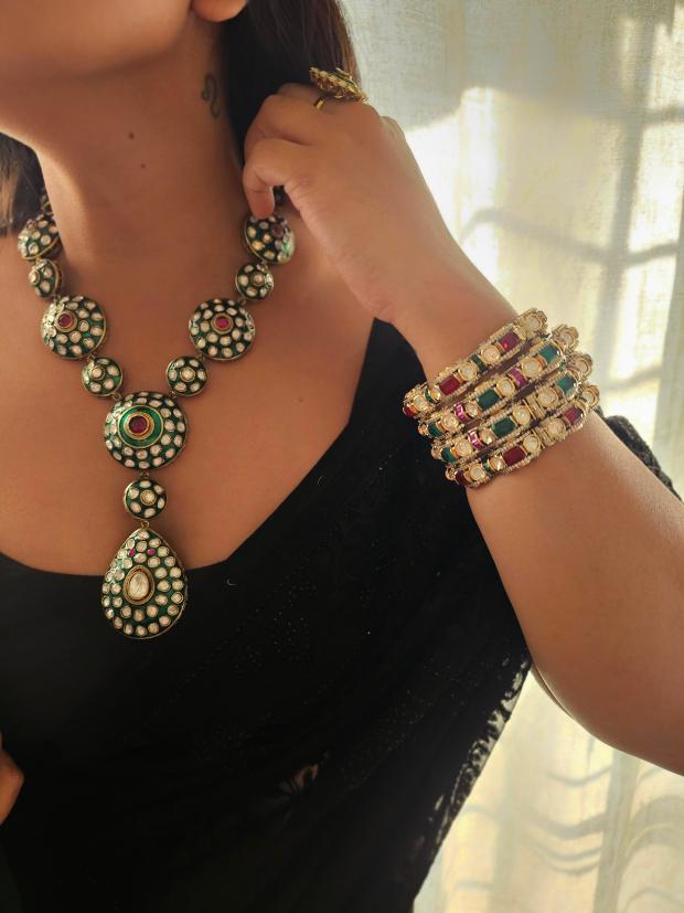 Muktika handcrafted necklace with earrings Thumbnail