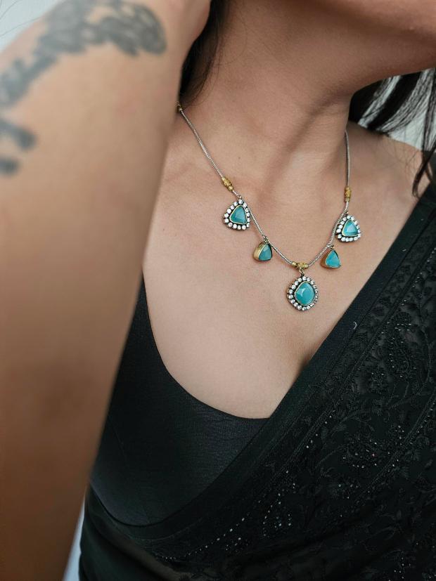 Jaaved handcrafted necklace with earrings Thumbnail