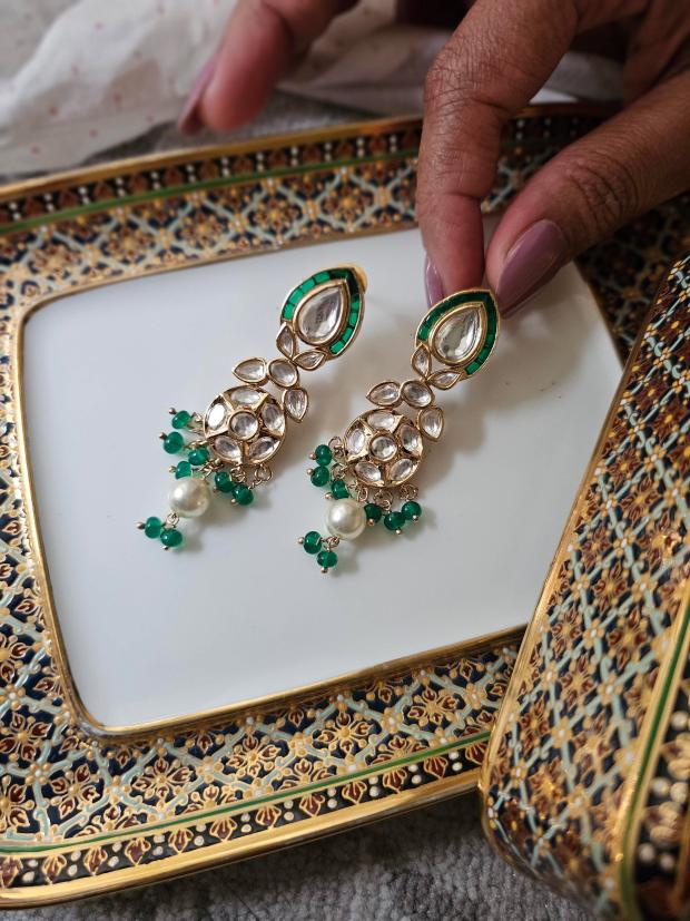 Damyanti  handcrafted necklace with earrings Thumbnail