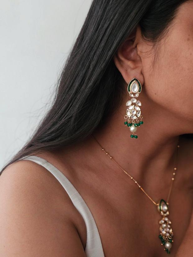 Damyanti  handcrafted necklace with earrings Thumbnail