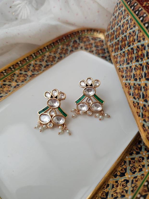 Manikya handcrafted necklace with earrings Thumbnail