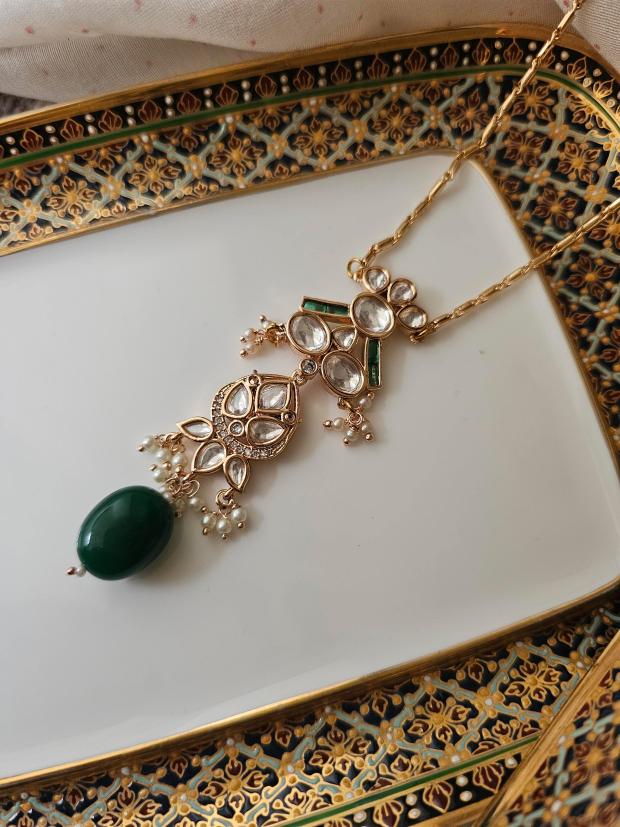 Manikya handcrafted necklace with earrings Thumbnail