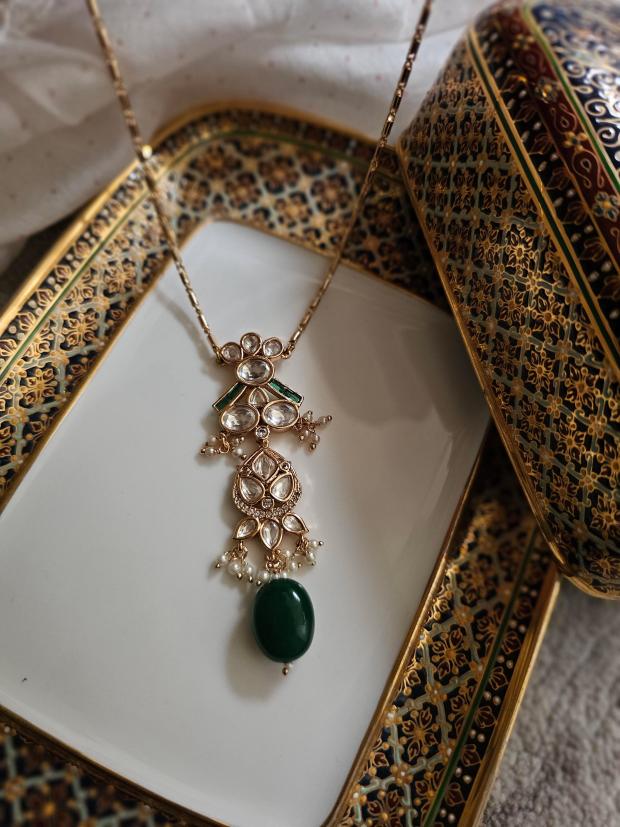 Manikya handcrafted necklace with earrings Thumbnail