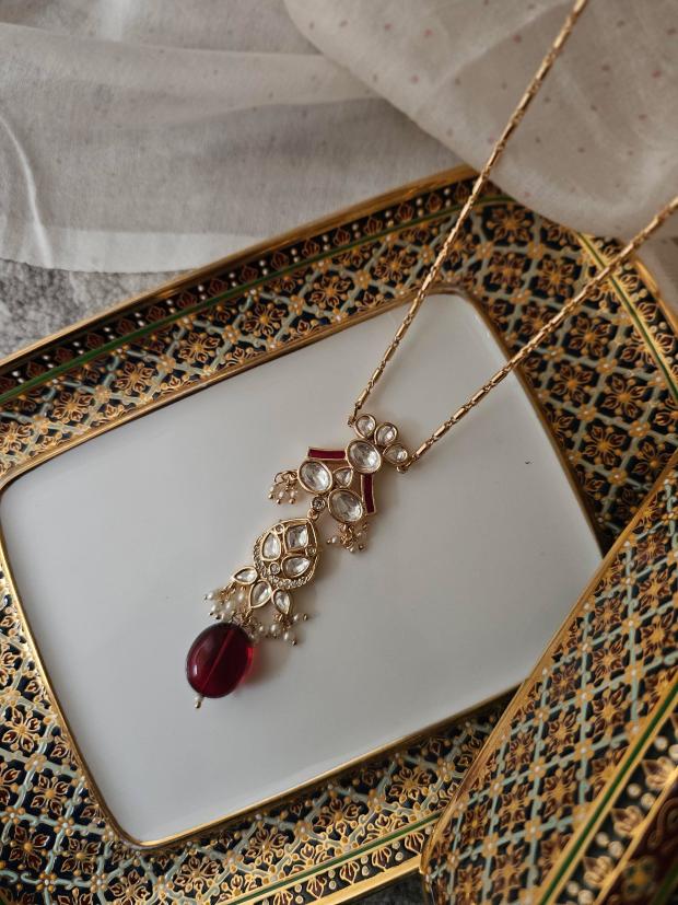 Manikya handcrafted necklace with earrings Thumbnail