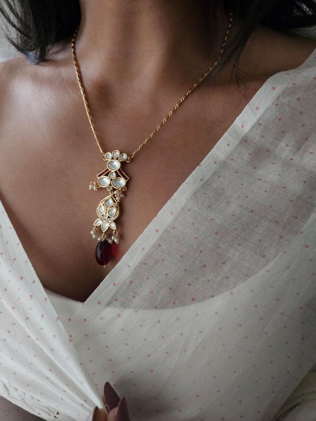 Manikya handcrafted necklace with earrings Thumbnail