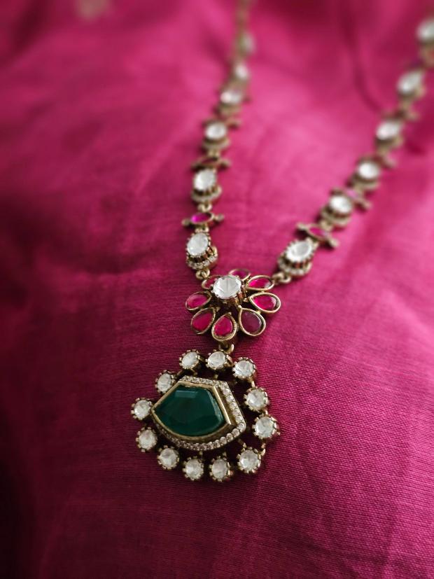 Zaraab handcrafted necklace with earrings Thumbnail