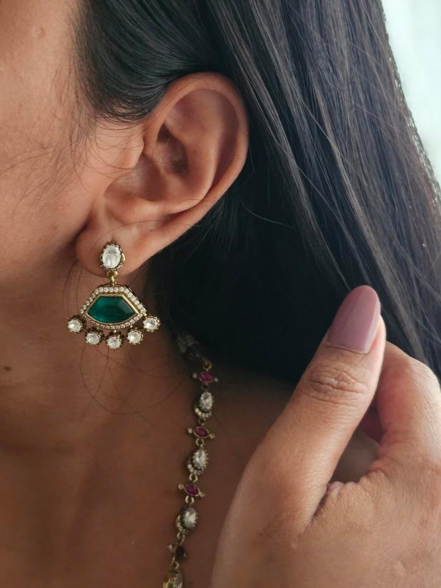 Zaraab handcrafted necklace with earrings Thumbnail