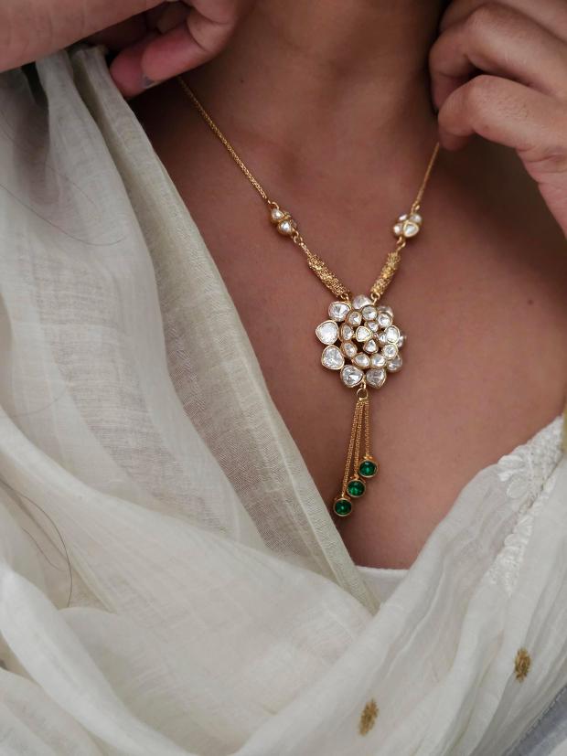 Namira handcrafted necklace with earrings Thumbnail