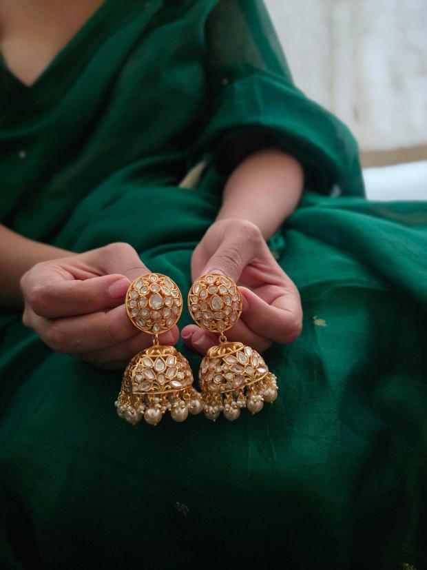 Vaira handcrafted necklace with earrings Thumbnail