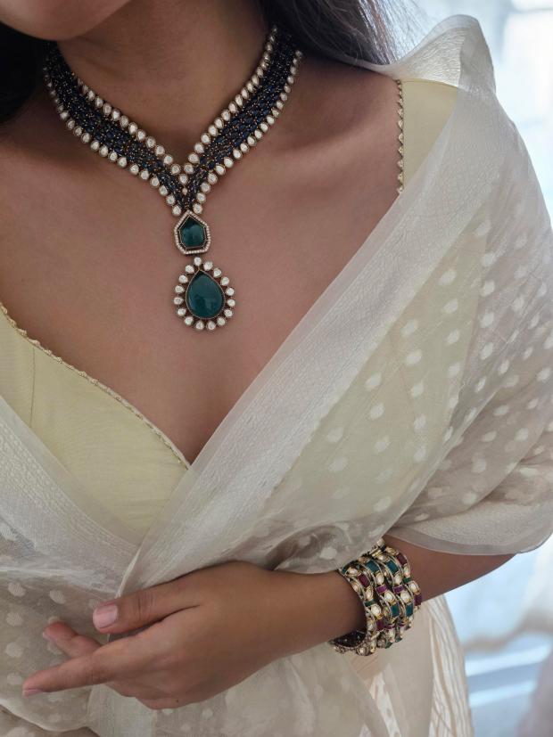 Manorama handcrafted necklace with earrings Thumbnail