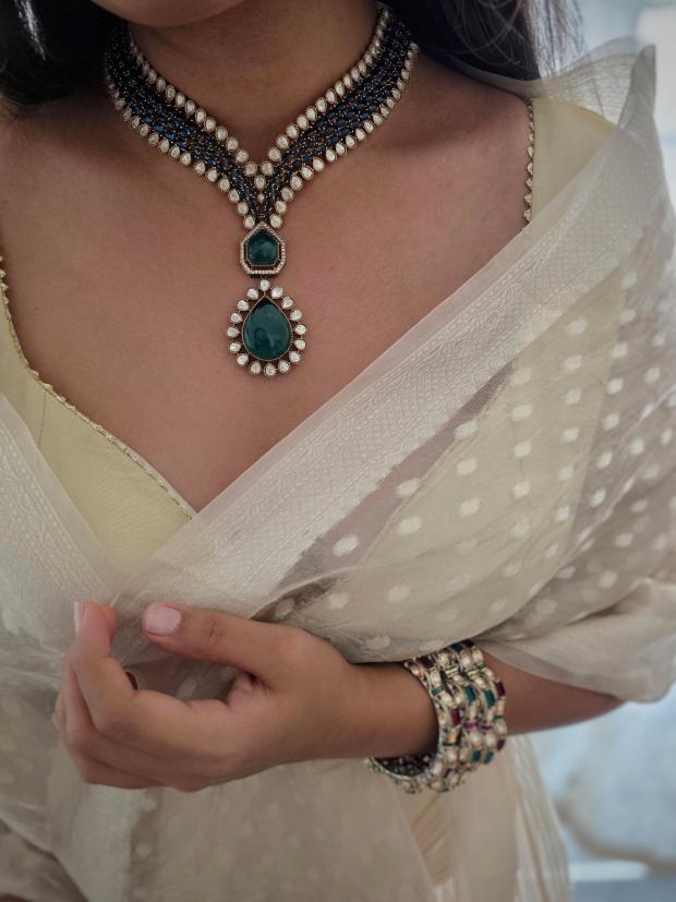 Manorama handcrafted necklace with earrings Thumbnail