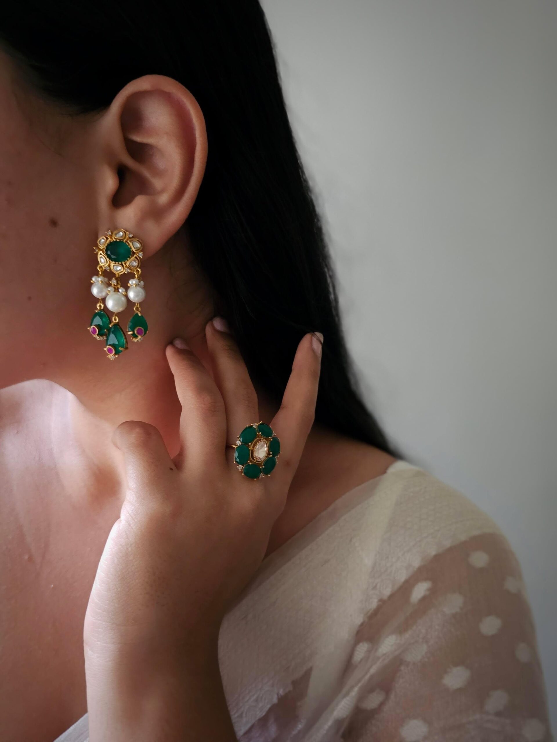 Sadhvi quartz earrings Thumbnail