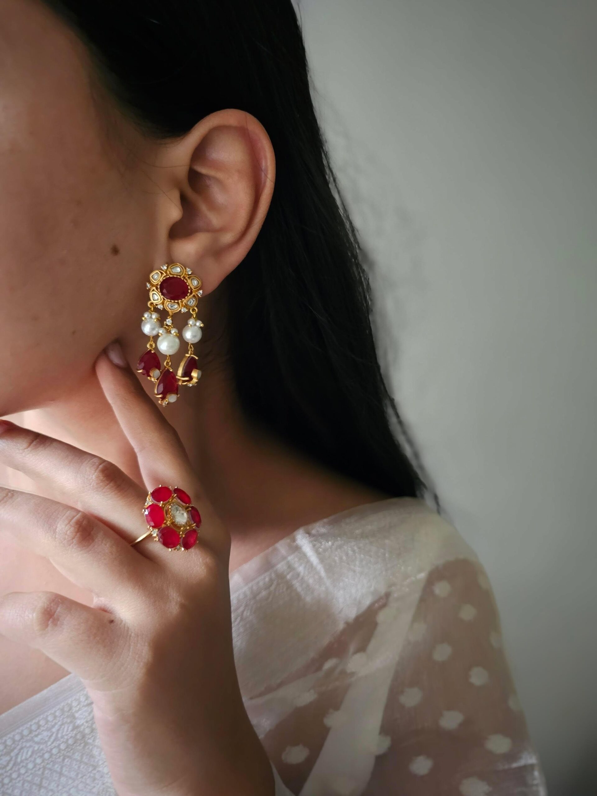 Sadhvi quartz earrings Thumbnail