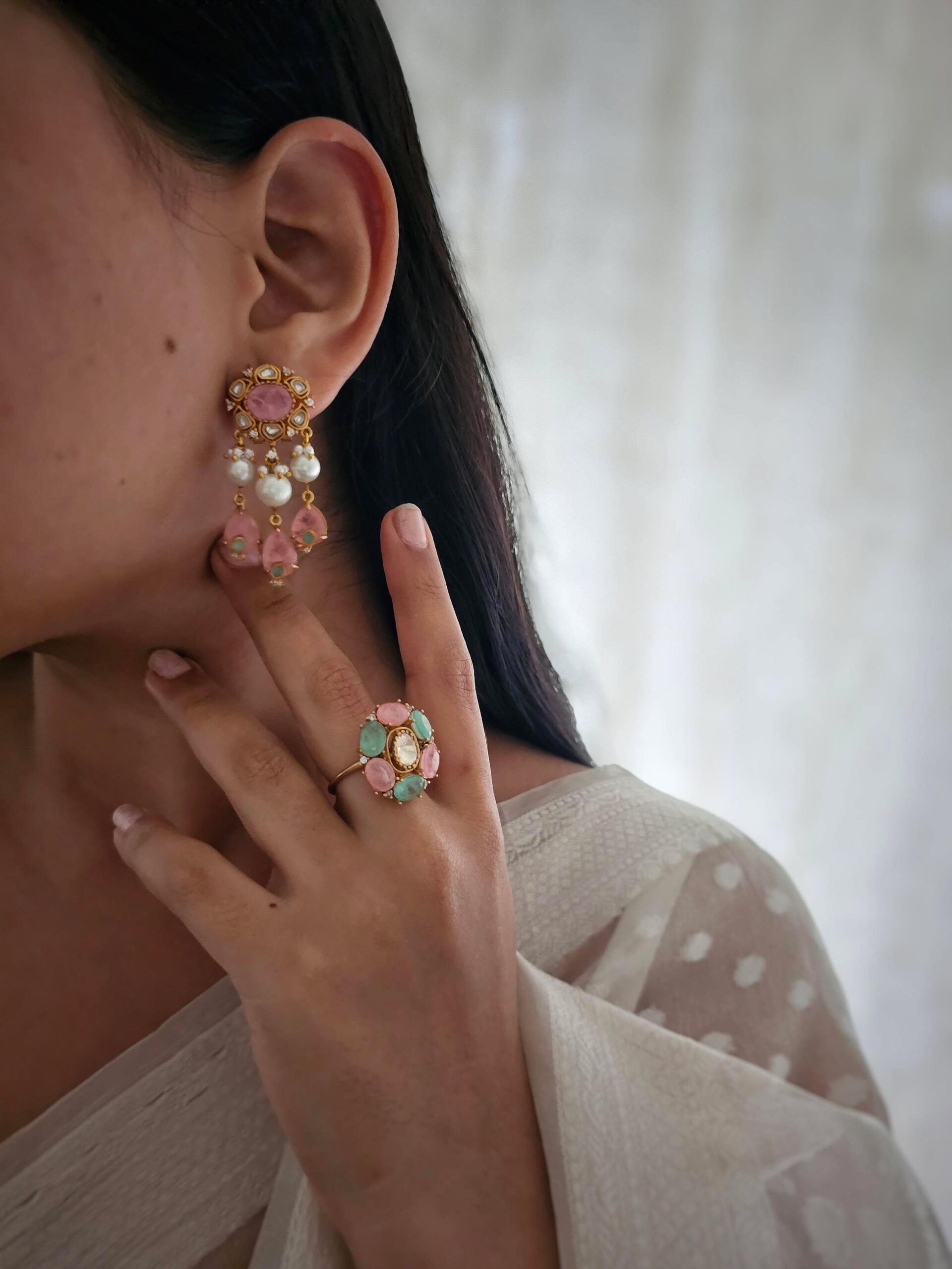Sadhvi quartz earrings Thumbnail