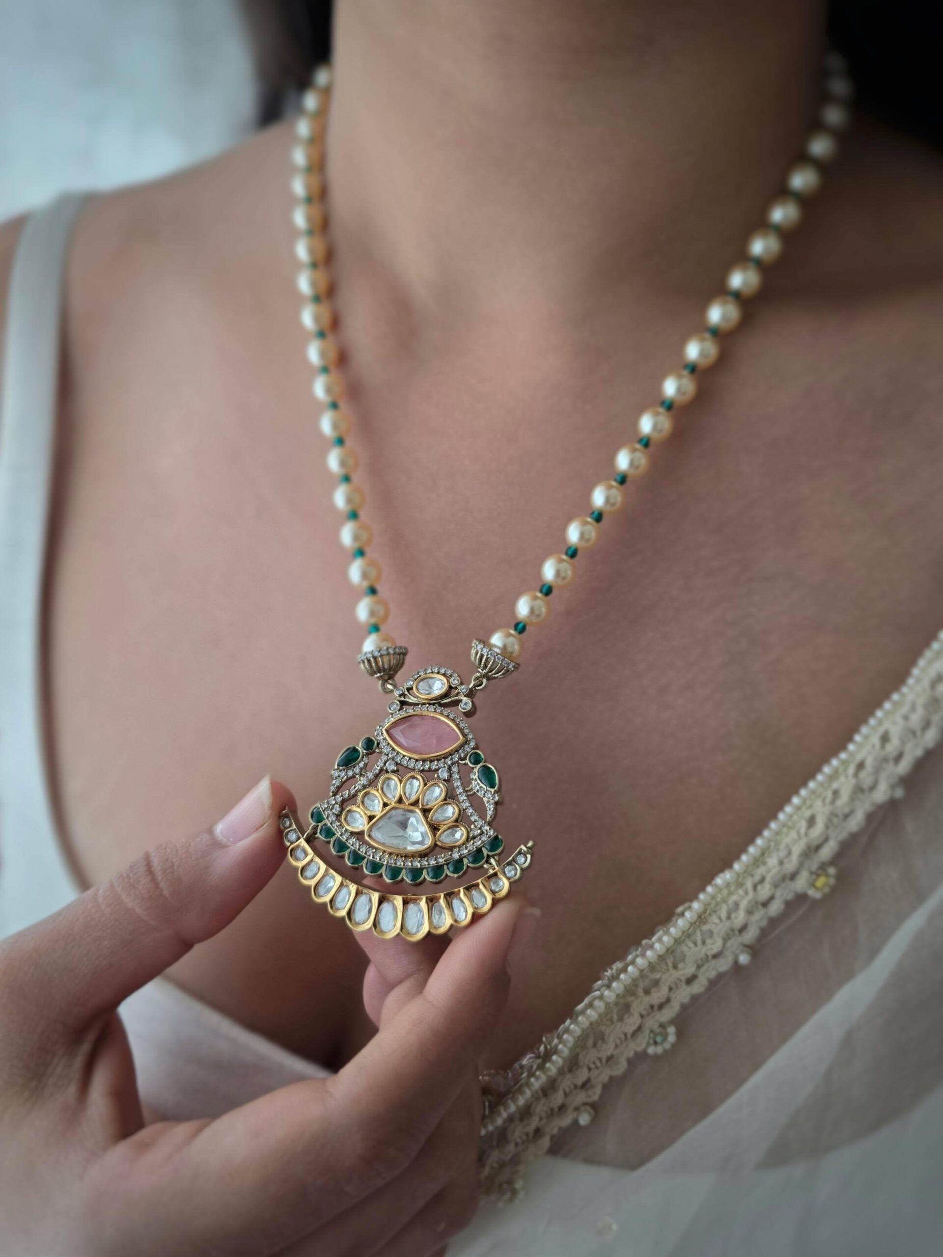 Arveen delicate pearl long necklace Thumbnail