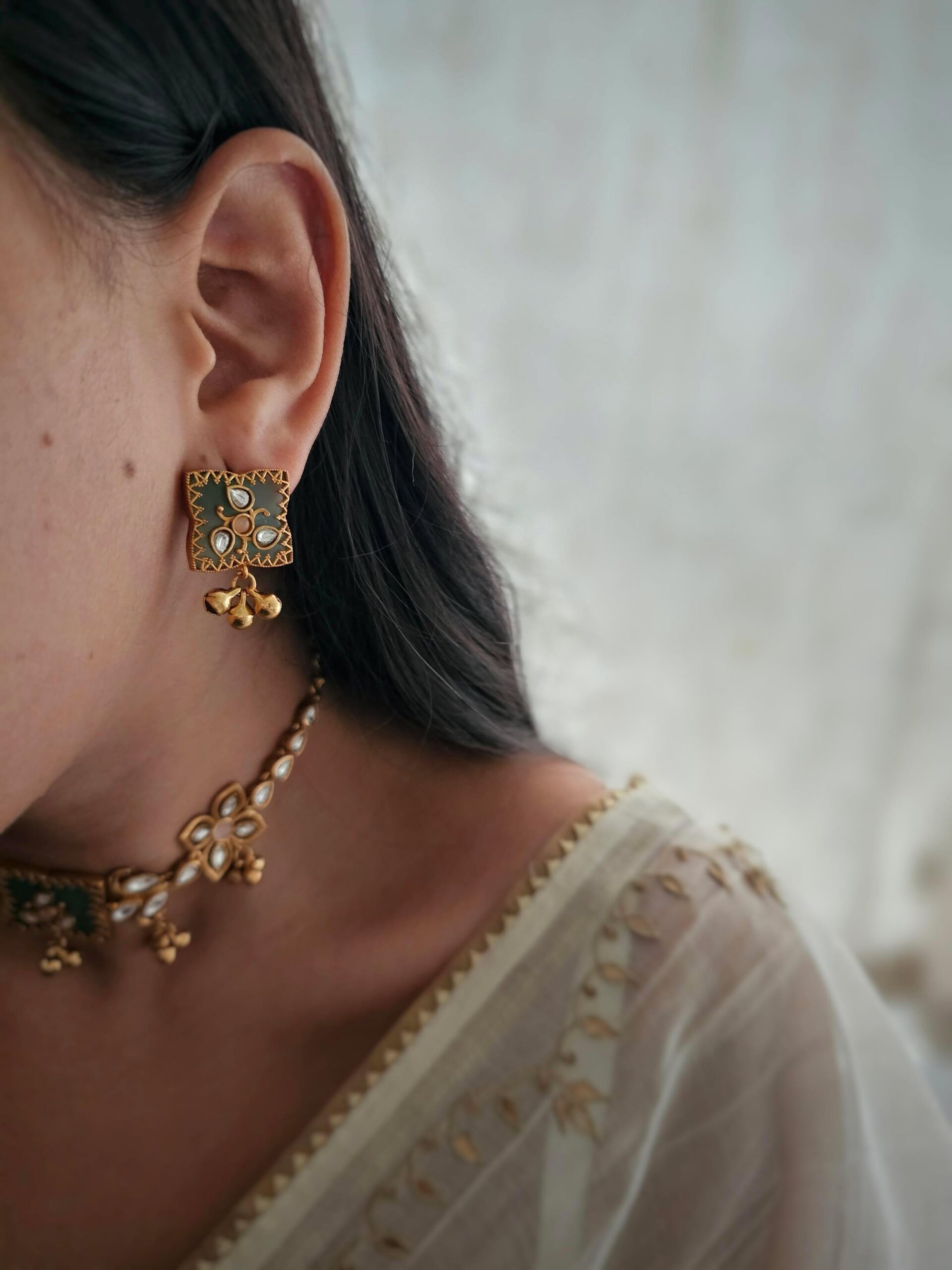 Aratrika handcrafted delicate choker Thumbnail