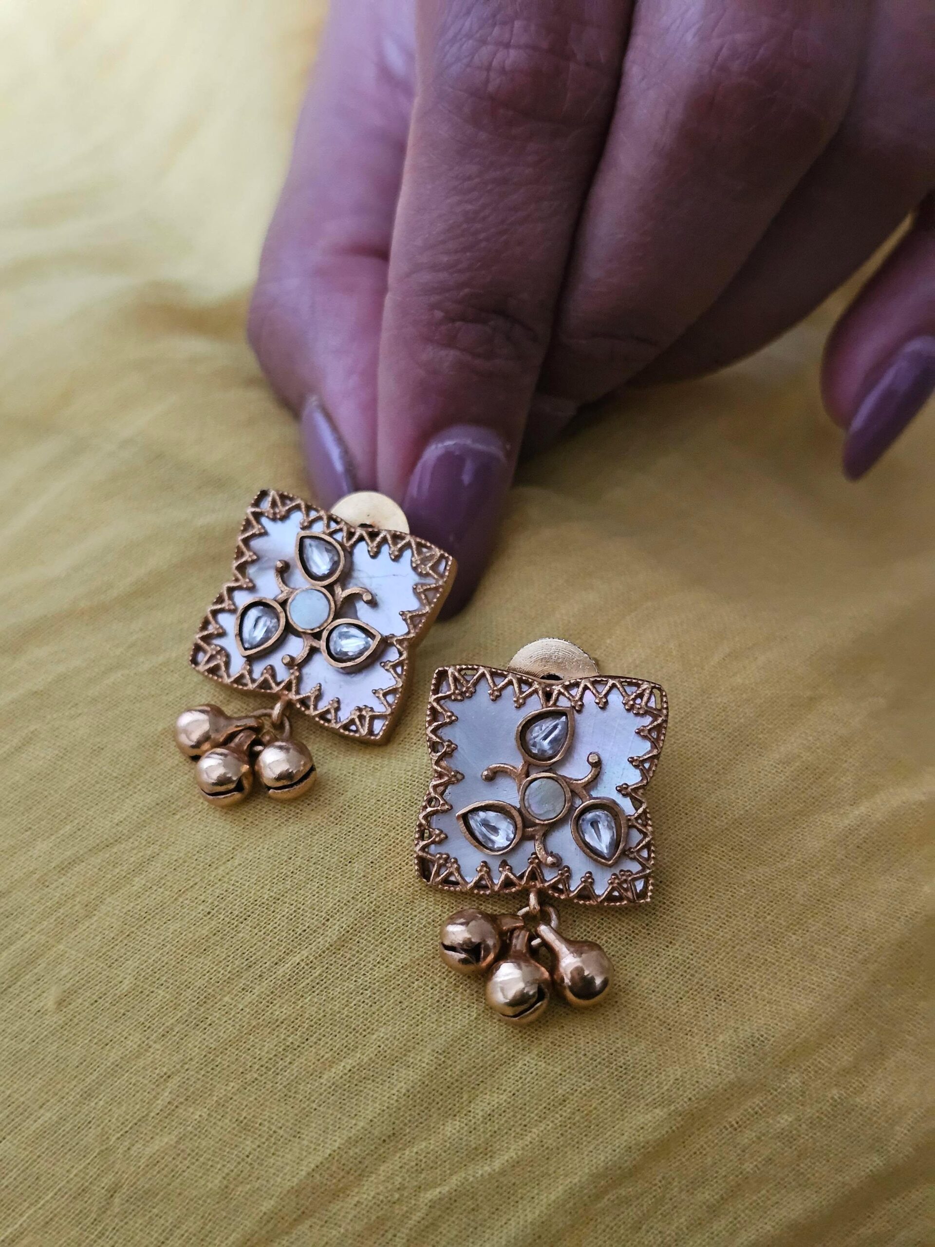 Aratrika handcrafted delicate choker Thumbnail