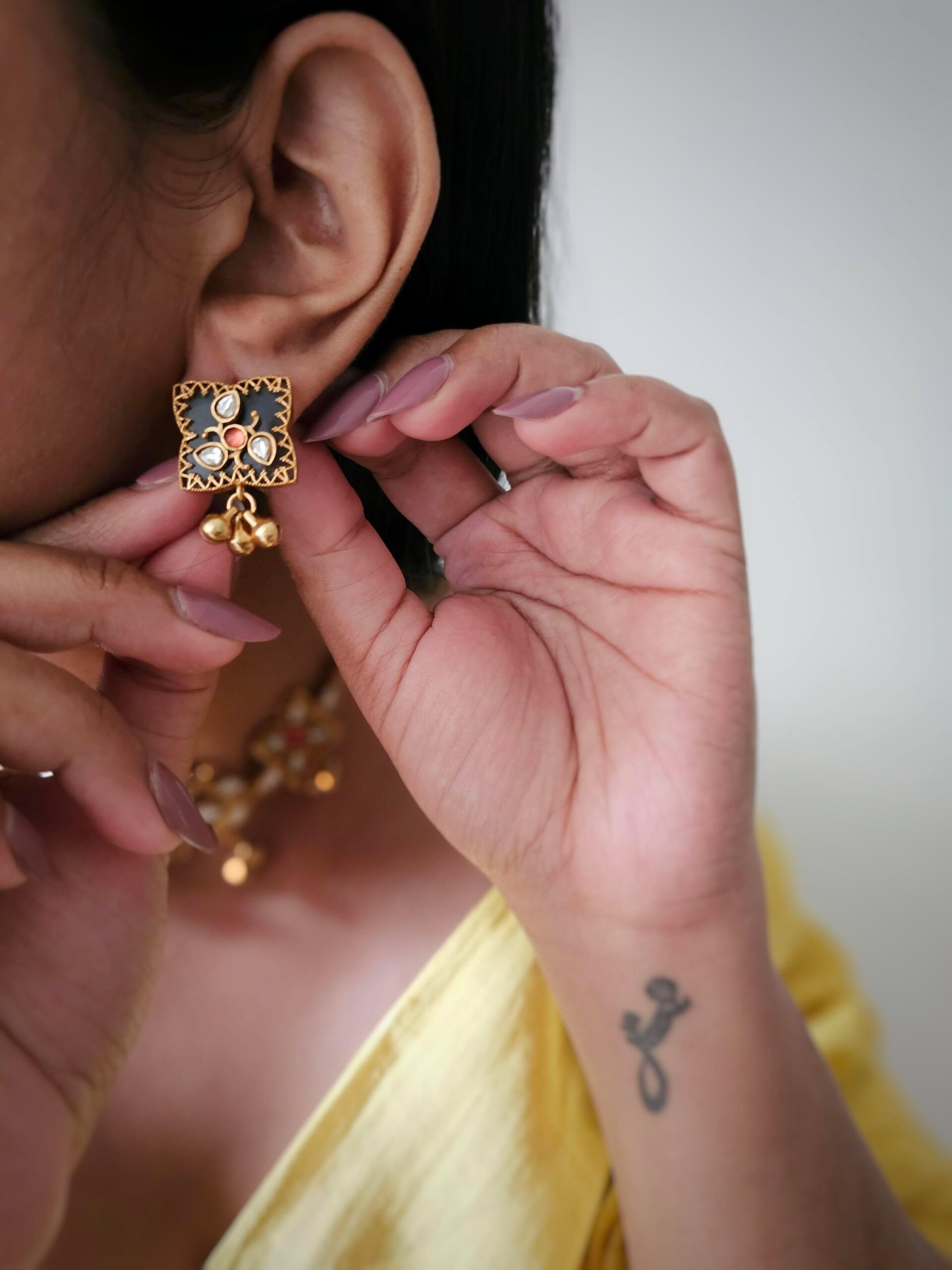 Aratrika handcrafted delicate choker Thumbnail