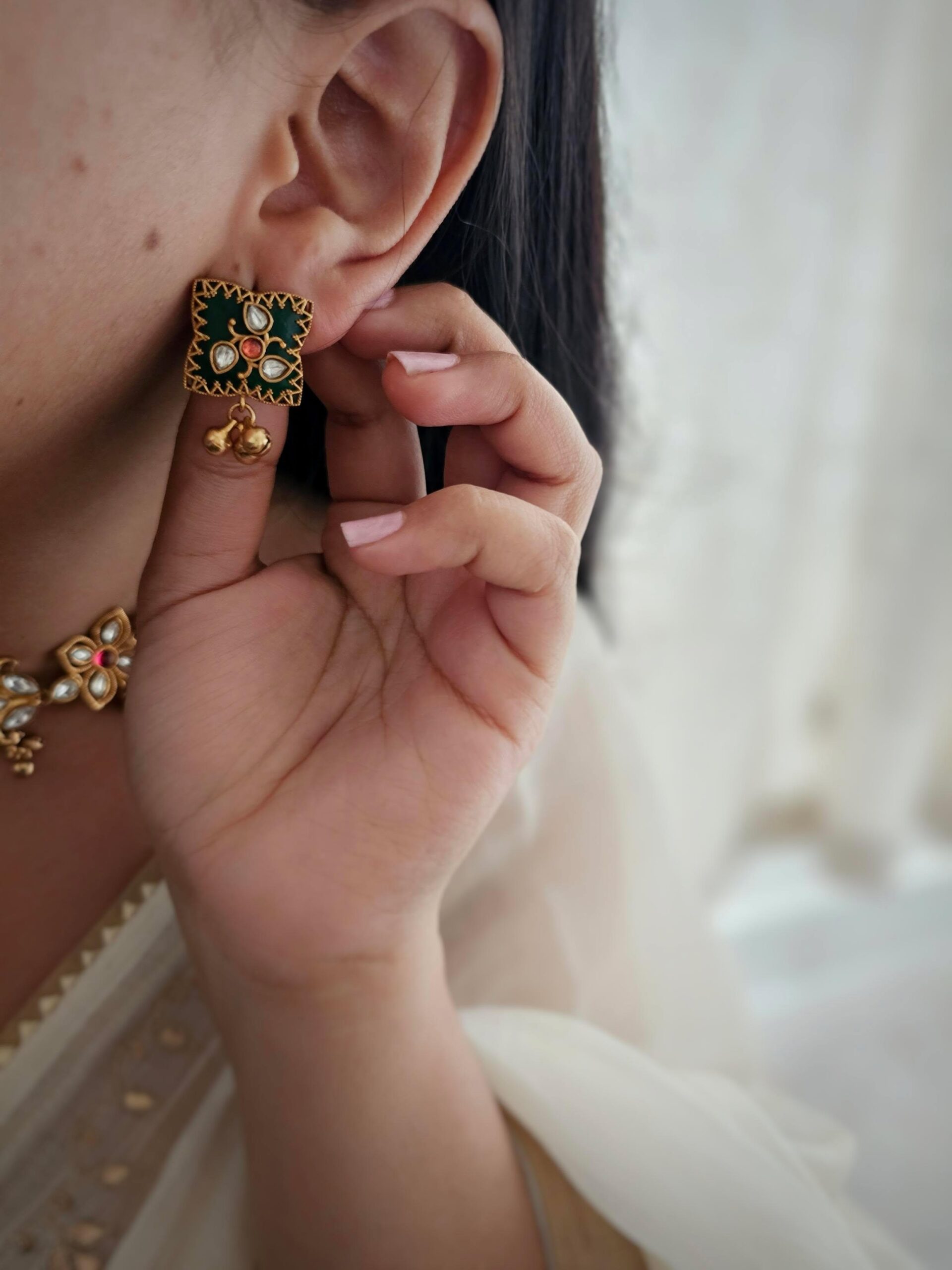 Aratrika handcrafted delicate choker Thumbnail