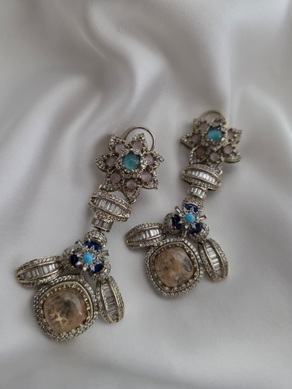 Nivedita quartz necklace Thumbnail