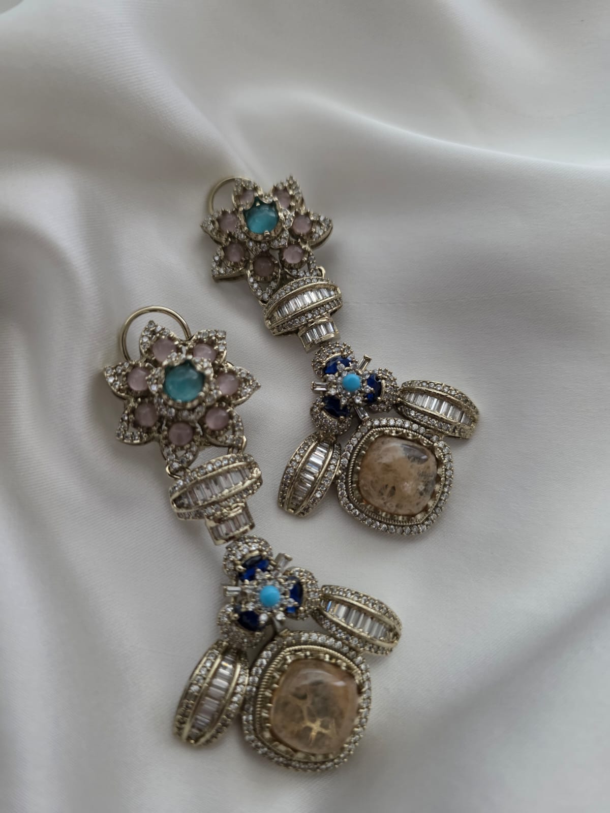 Nivedita quartz necklace Thumbnail