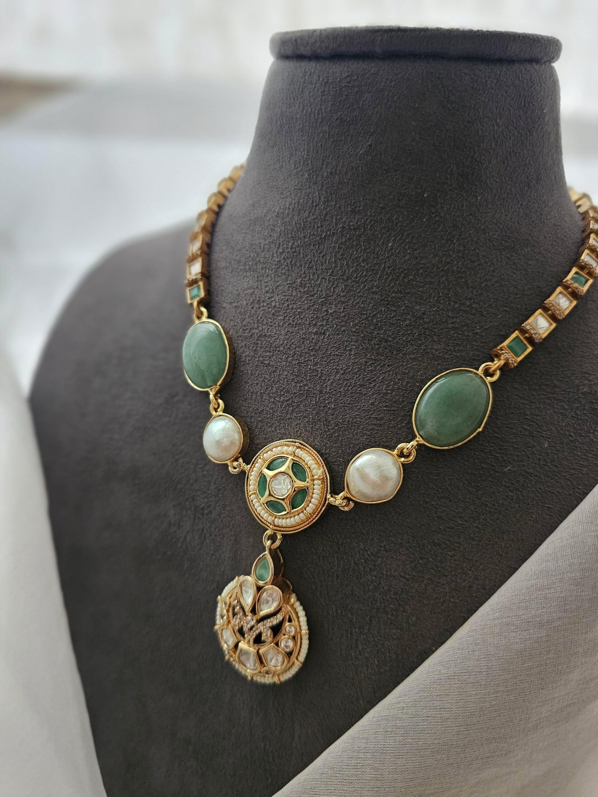 Nashra baroque necklace Thumbnail