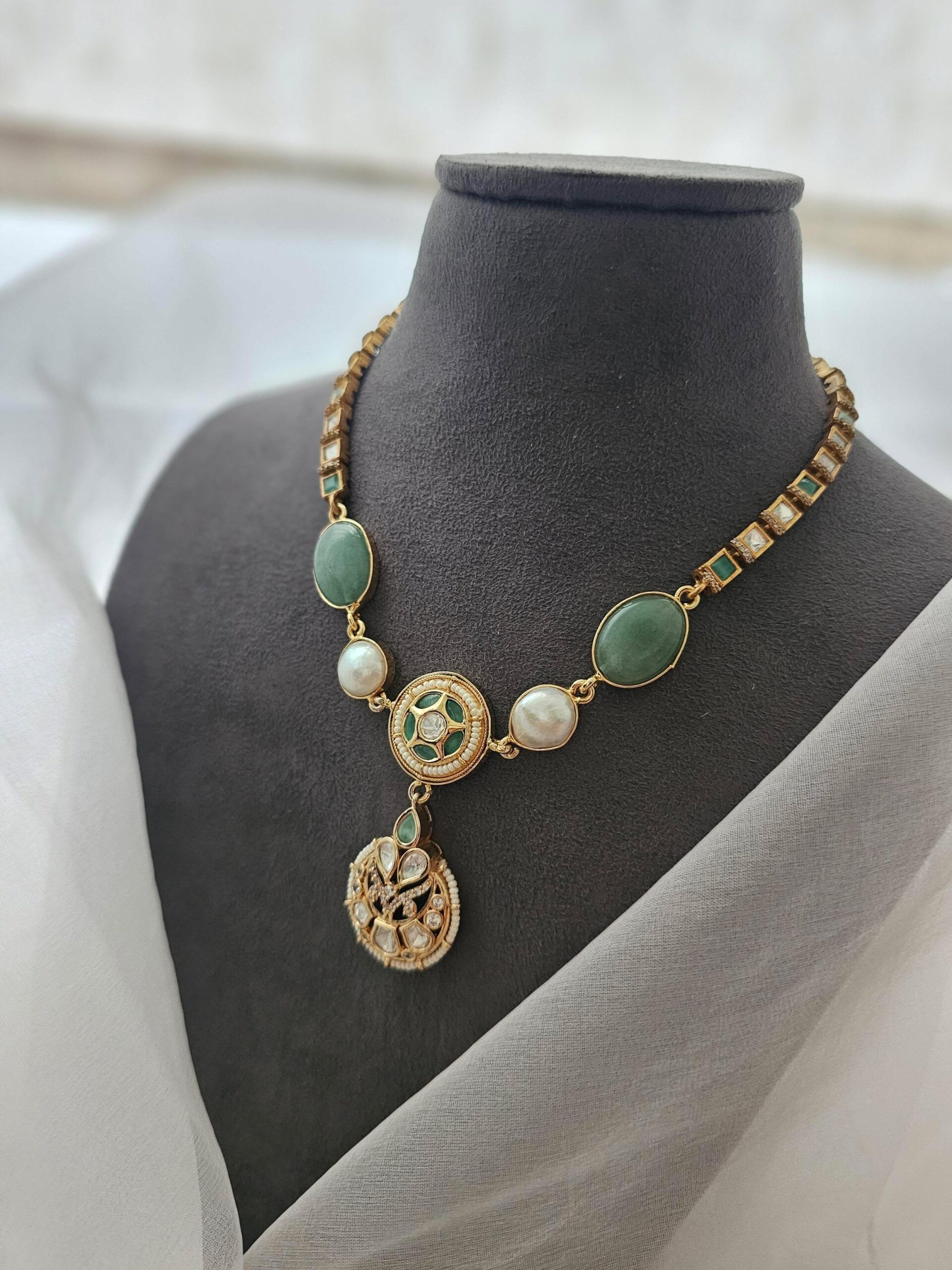 Nashra baroque necklace Thumbnail