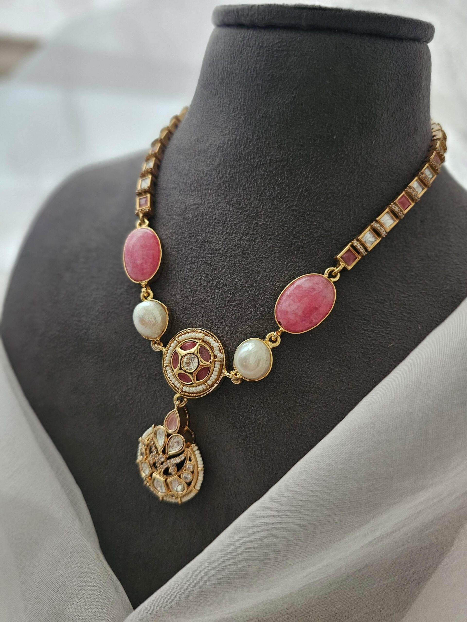 Nashra baroque necklace Thumbnail