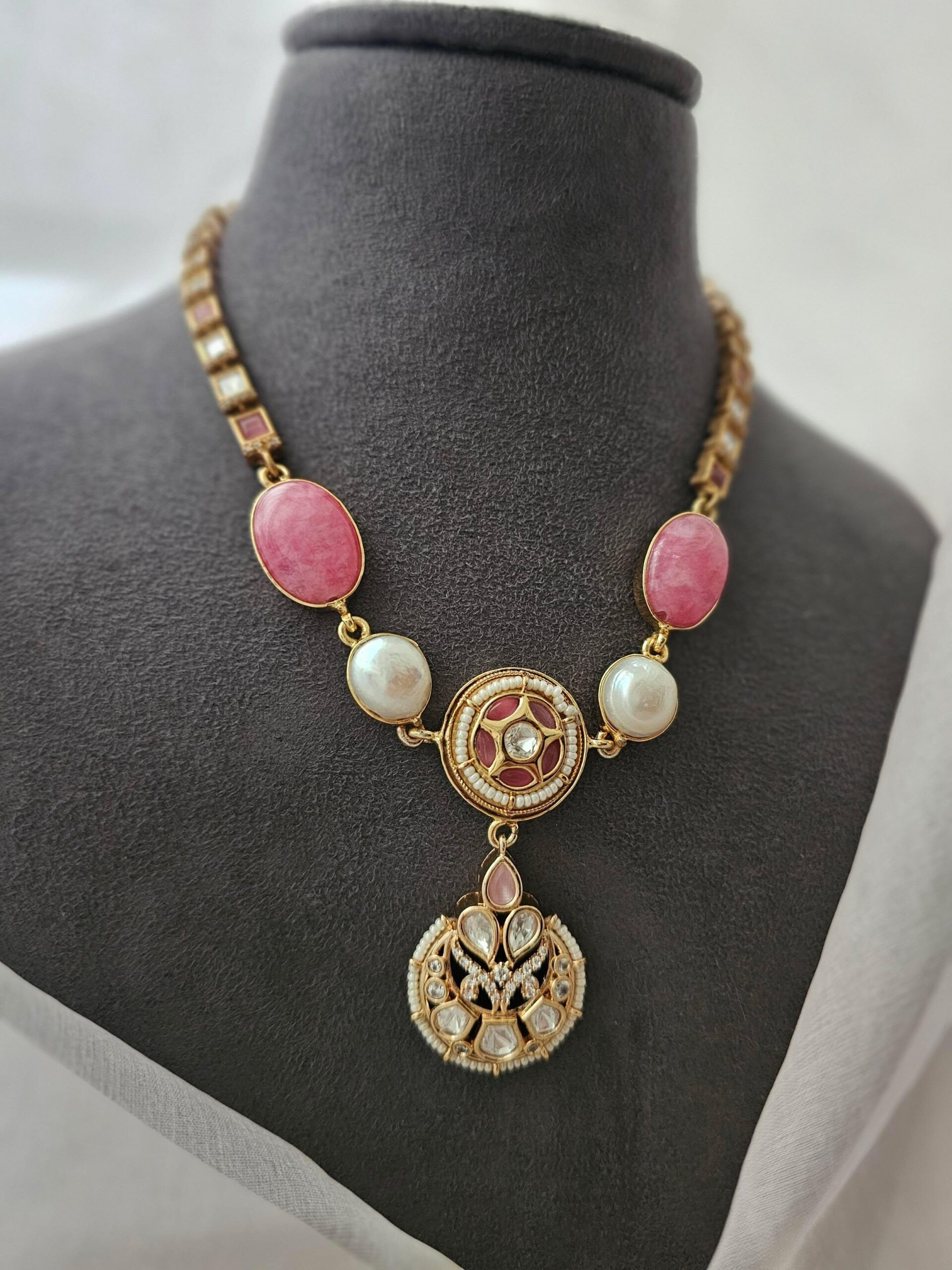Nashra baroque necklace Thumbnail